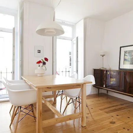 Bairrus - Graca ליסבון