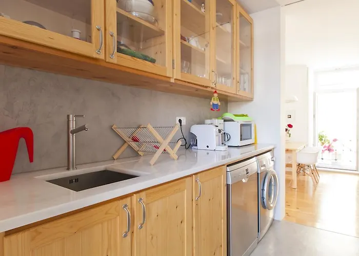 Bairrus - Graca Lisboa